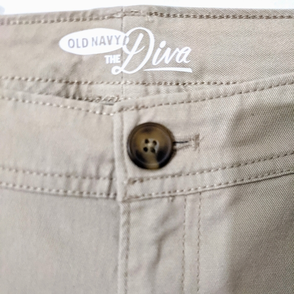 OLD NAVY Flare Khaki Pants, Size 8 Petite in Tan. - Picture 2 of 9